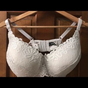 White push up bra